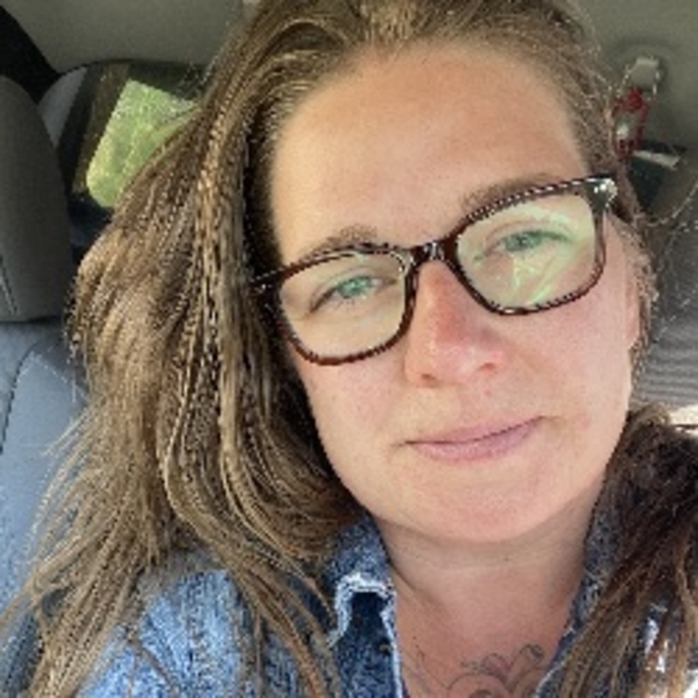 Meet your Posher, Leslie